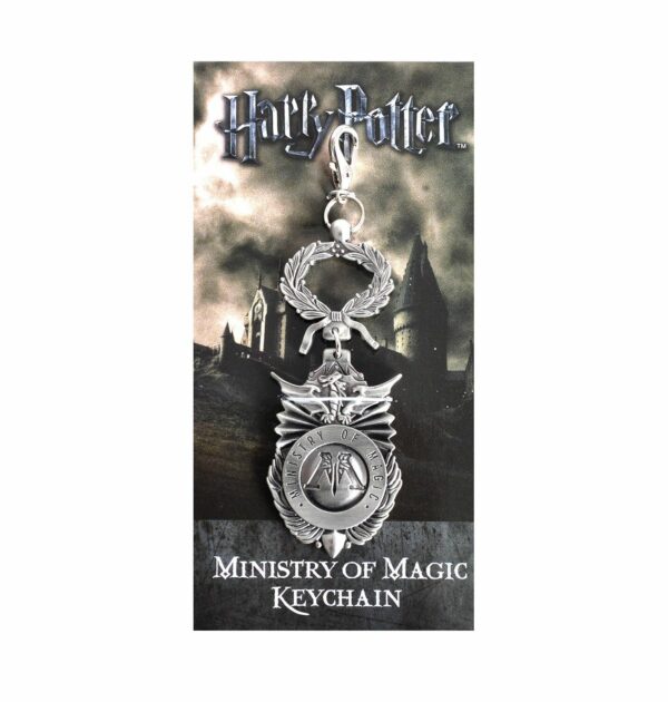 Porte Clef du Ministère de la magie de Harry Potter par le fabricant The Noble Collection est disponible chez votre magasin geek préféré.