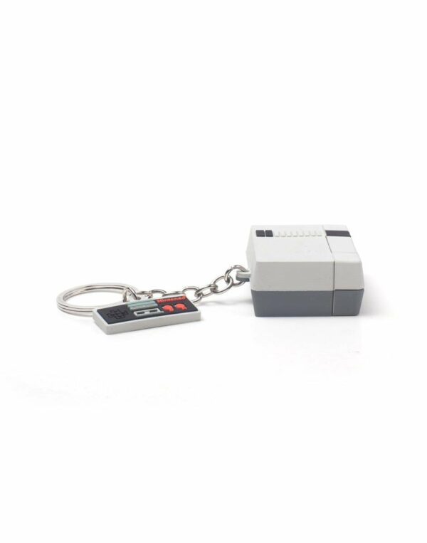 porte clés officiel NES Nintendo par le fabricant ABYstyle et disponible chez Galaxy pop votre magasin geek.