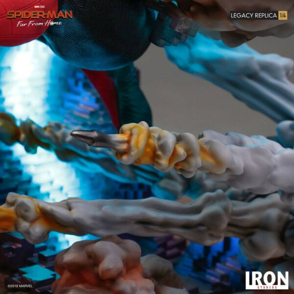 Statuette officielle de Spider-Man: Far From Home - Legacy Replica au format 1/4 par le studio Iron Studios disponible au magasin geek Galaxy Pop Montélimar