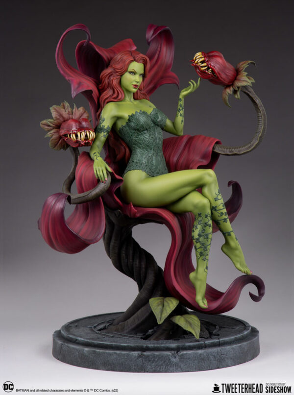 Statuette officielle de Poison Ivy des comics Batman de DC Comics au format 1/6 par le studio Tweeterhead disponible au magasin geek Galaxy Pop Montélimar